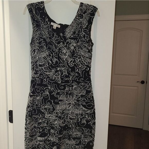 London Times Tiered Stretch Contrast Floral Sheath Dress - Picture 3 of 9